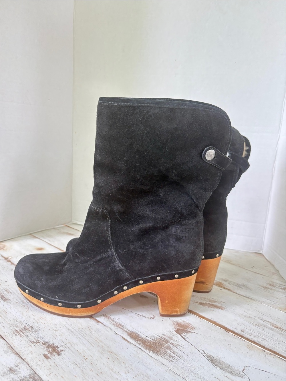 Y2K UGG Australia Lynnea Black Suede Clog Boots Wooden Heel Shearling sz 9